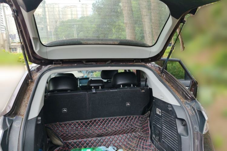 Used Luxgen U6 SUV 2015 1.8T Fashion Edition Trunk