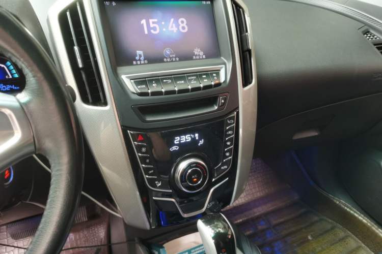 Used Luxgen U6 SUV 2015 1.8T Fashion Edition Audio And AC Panel