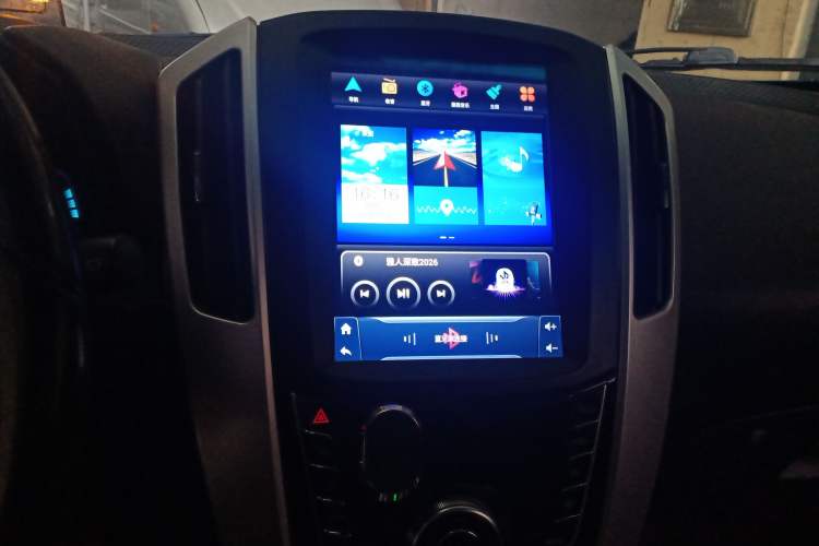 Used Luxgen U6 SUV 2015 1.8T Fashion Edition Audio And AC Panel