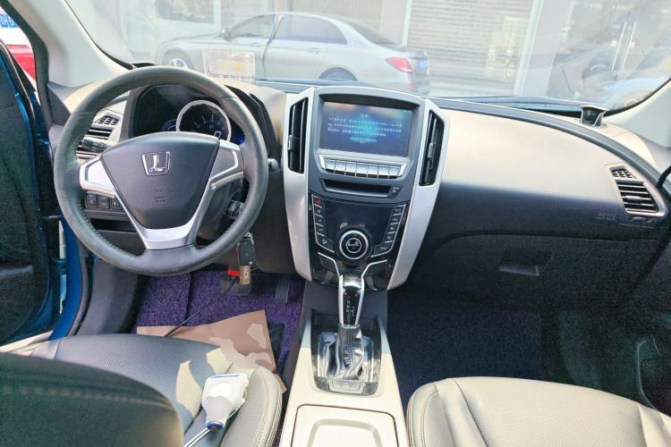 Used Luxgen U6 SUV 2015 1.8T Fashion Edition Center Console