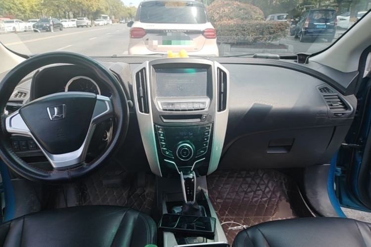 Used Luxgen U6 SUV 2015 1.8T Fashion Edition Center Console
