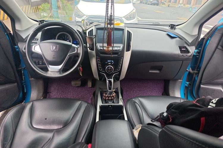 Used Luxgen U6 SUV 2015 1.8T Fashion Edition Center Console
