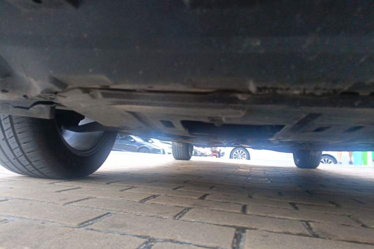 Used Luxgen U6 SUV 2015 1.8T ZhiZun Model Chassis Rear