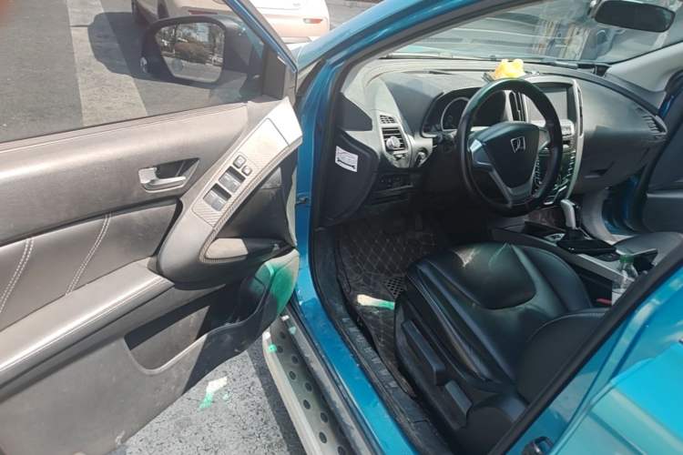 Used Luxgen U6 SUV 2015 1.8T Fashion Edition Driver Seat