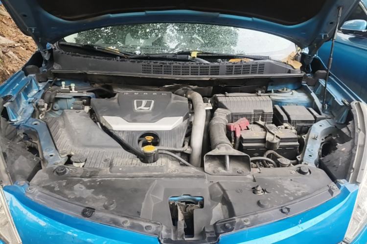 Used Luxgen U6 SUV 2015 1.8T ZhiZun Model Engine Bay
