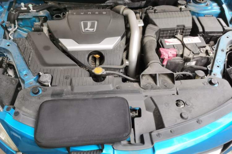 Used Luxgen U6 SUV 2015 1.8T Fashion Edition Engine Bay