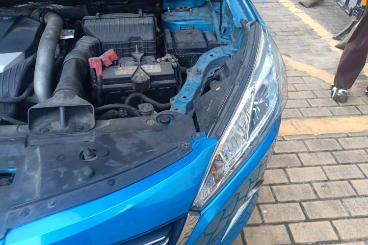 Used Luxgen U6 SUV 2015 1.8T ZhiZun Model Engine Bay Left