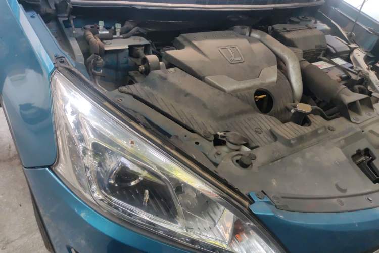 Used Luxgen U6 SUV 2015 1.8T Enhanced Charm Edition Engine Bay Right