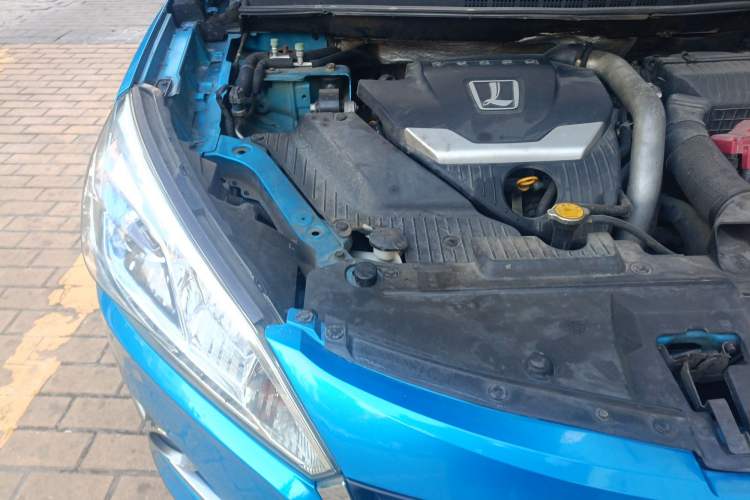 Used Luxgen U6 SUV 2015 1.8T ZhiZun Model Engine Bay Right