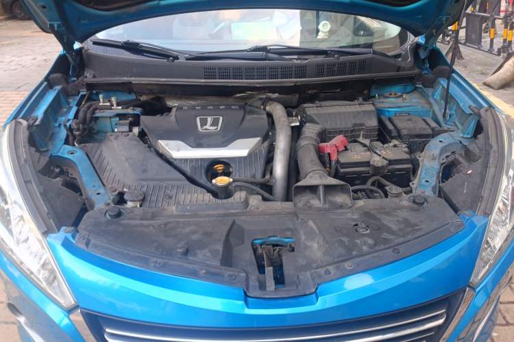 Used Luxgen U6 SUV 2015 1.8T ZhiZun Model Engine Bay