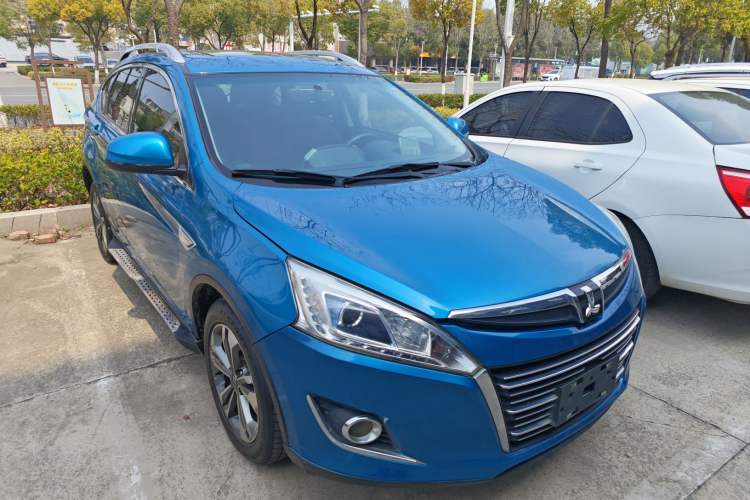 Used Luxgen U6 SUV 2015 1.8T Fashion Edition Front Right 45 Deg