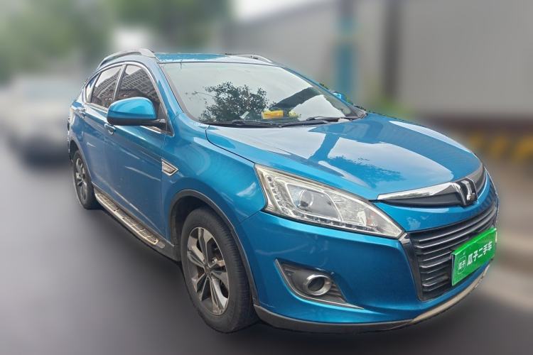 Used Luxgen U6 SUV 2015 1.8T Fashion Edition Front Right 45 Deg