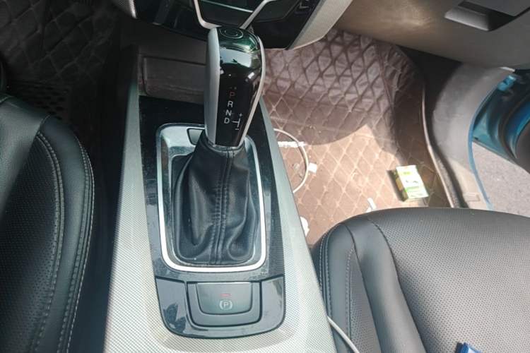 Used Luxgen U6 SUV 2015 1.8T Fashion Edition Gear Lever