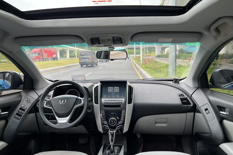 Used Luxgen U6 SUV 2015 1.8T ZhiZun Model Interior 1