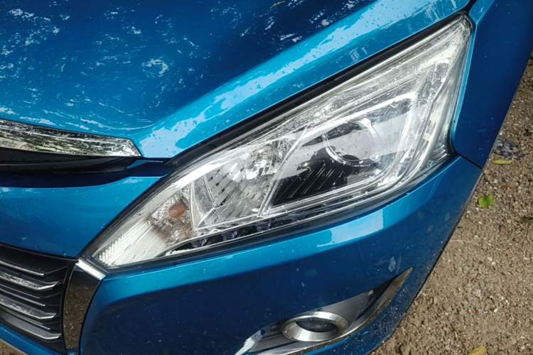 Used Luxgen U6 SUV 2015 1.8T ZhiZun Model Left Front Headlight