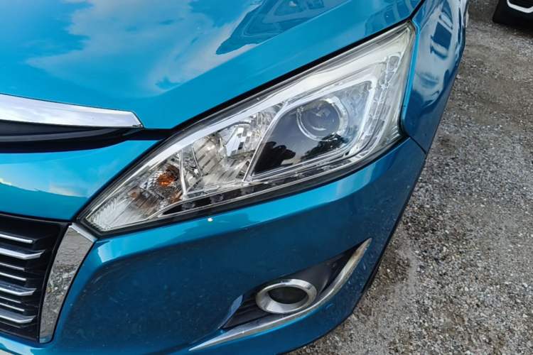 Used Luxgen U6 SUV 2015 1.8T ZhiZun Model Left Front Headlight