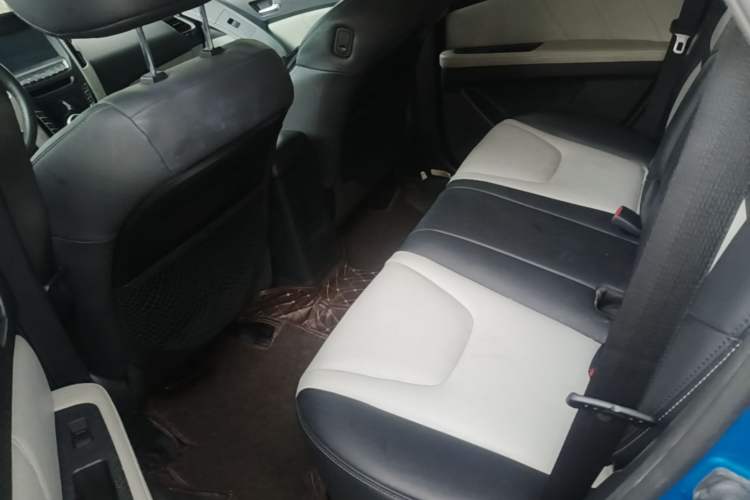 Used Luxgen U6 SUV 2015 1.8T ZhiZun Model Left Rear Seat