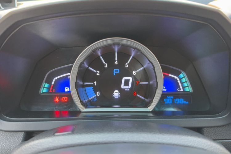 Used Luxgen U6 SUV 2015 1.8T New Innovation Upgrade Odometer Close Up