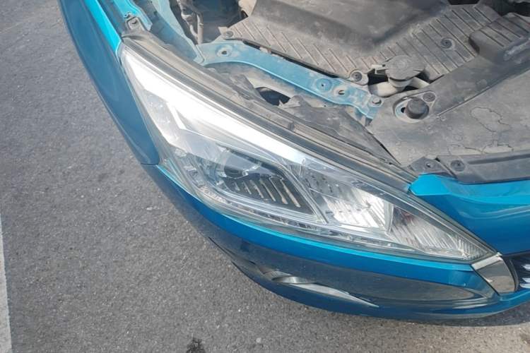 Used Luxgen U6 SUV 2015 1.8T Fashion Edition Right Front Headlight