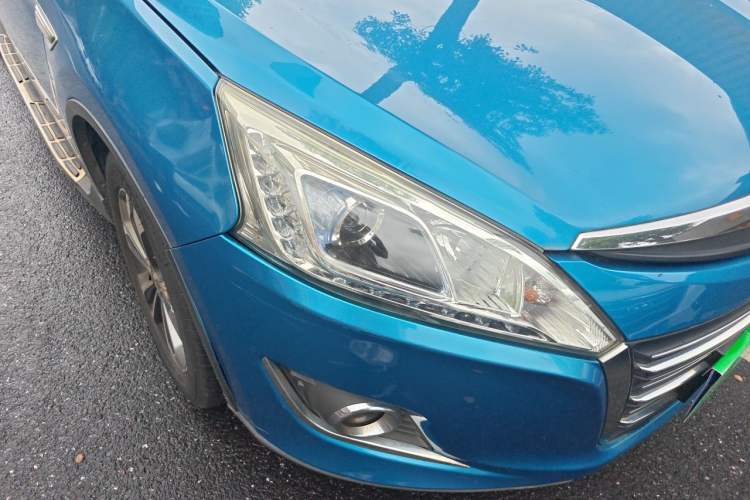 Used Luxgen U6 SUV 2015 1.8T Fashion Edition Right Front Headlight