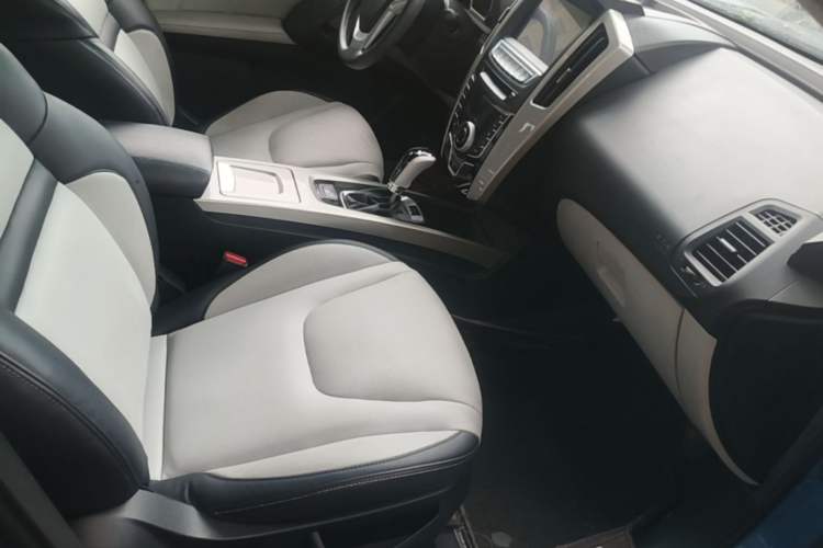 Used Luxgen U6 SUV 2015 1.8T ZhiZun Model Right Front Seat