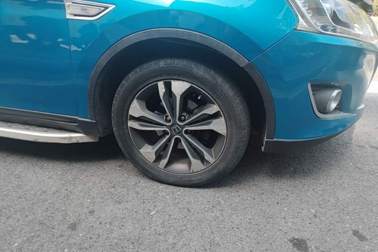 Used Luxgen U6 SUV 2015 1.8T Fashion Edition Right Front Wheel Hub