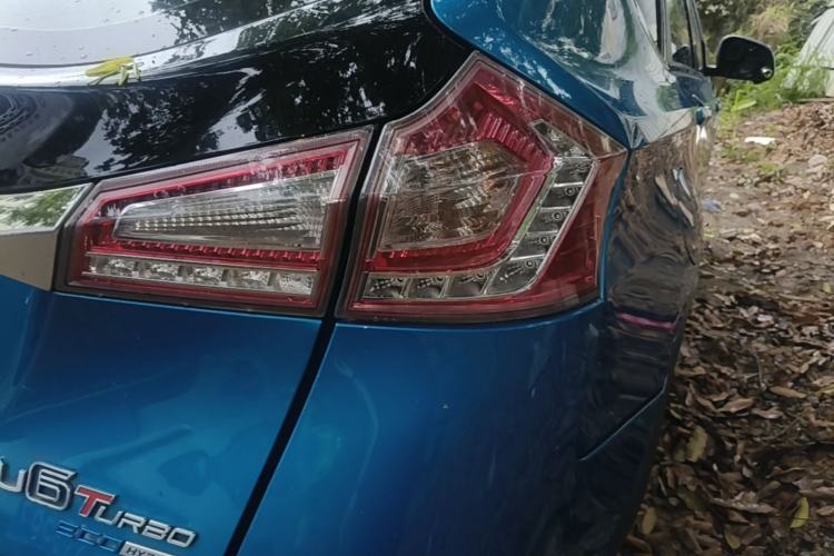 Used Luxgen U6 SUV 2015 1.8T ZhiZun Model Right Rear Taillight