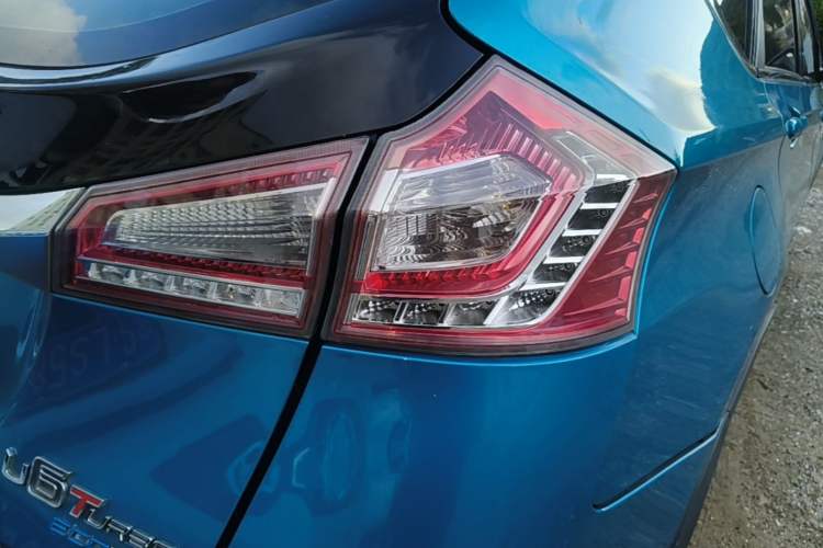 Used Luxgen U6 SUV 2015 1.8T ZhiZun Model Right Rear Taillight