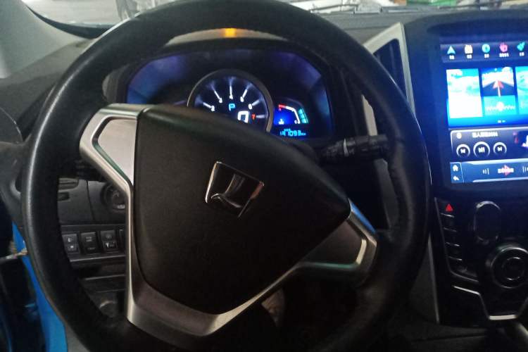 Used Luxgen U6 SUV 2015 1.8T Fashion Edition Steering Wheel