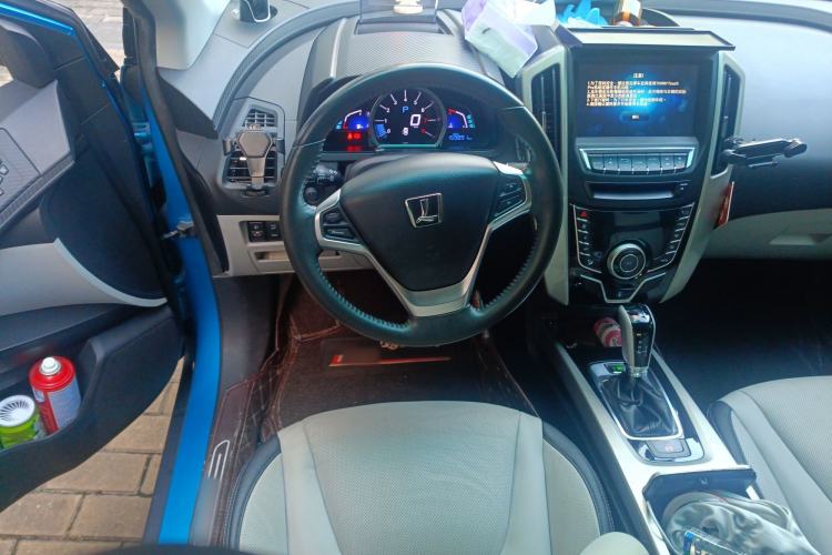 Used Luxgen U6 SUV 2015 1.8T ZhiZun Model Steering Wheel