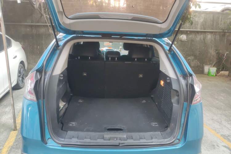 Used Luxgen U6 SUV 2015 1.8T Enhanced Charm Edition Trunk