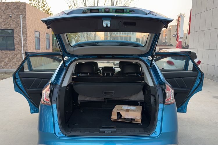 Used Luxgen U6 SUV 2015 1.8T New Innovation Upgrade Trunk