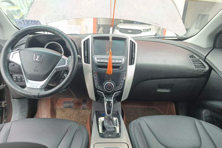 Used Luxgen U6 SUV 2015 1.8T Fashion-Upgraded Model Audio And AC Panel