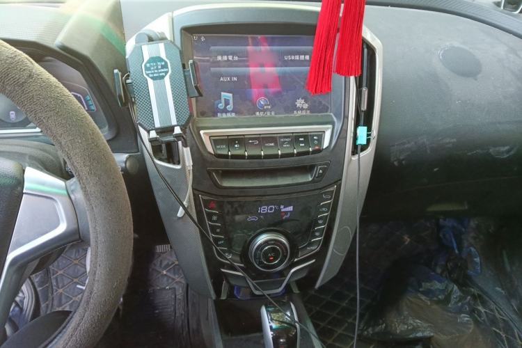 Used Luxgen U6 SUV 2015 1.8T Fashion Edition Audio And AC Panel
