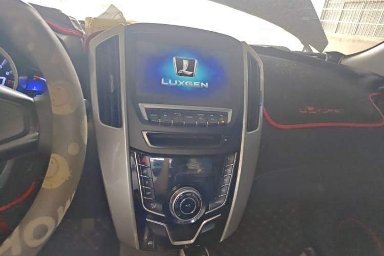 Used Luxgen U6 SUV 2015 1.8T New Creation Type Audio And AC Panel