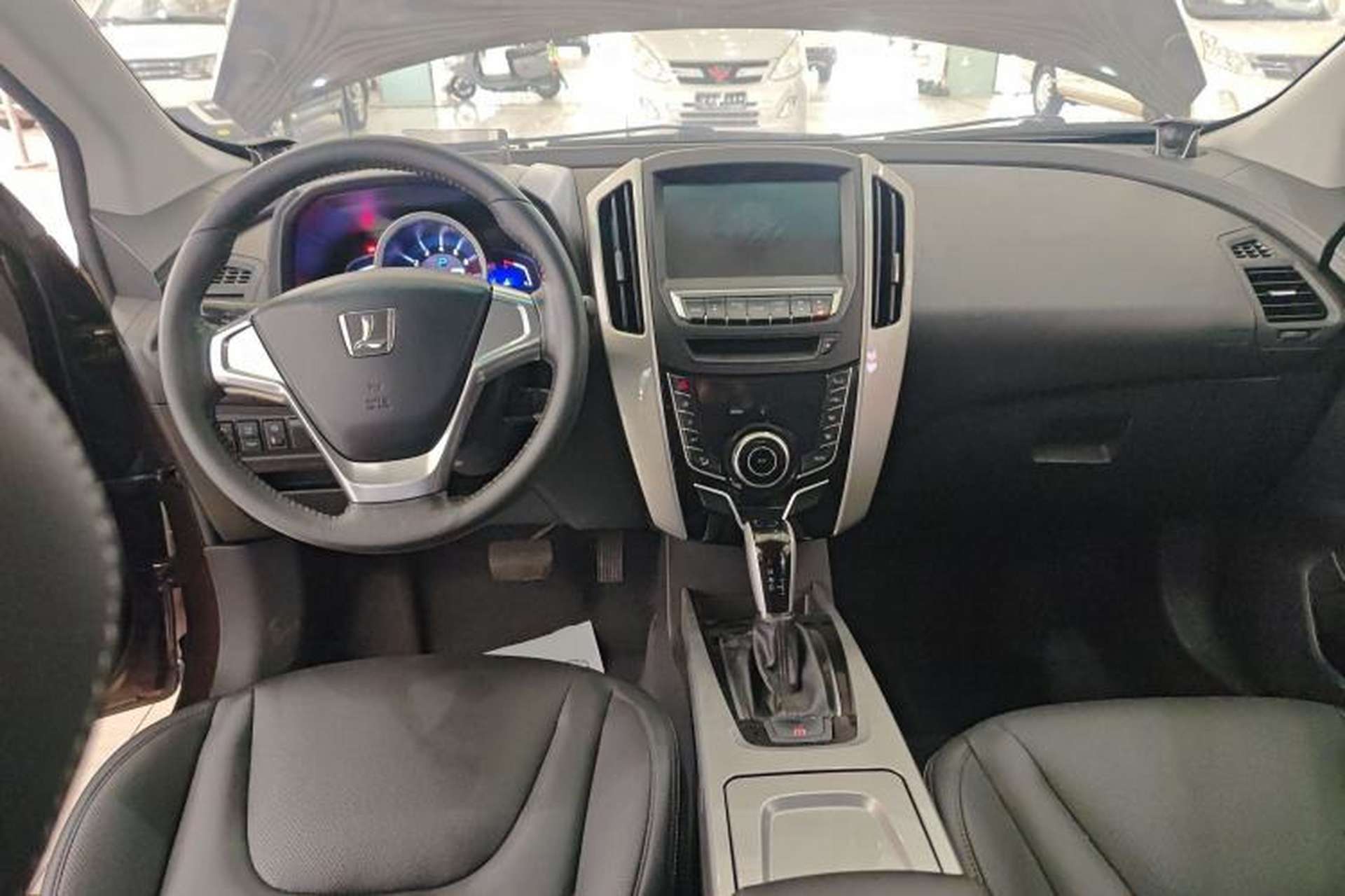 Used Luxgen U6 SUV 2015 1.8T Fashion Edition Center Console