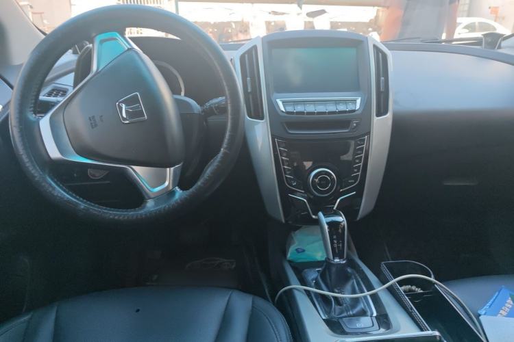 Used Luxgen U6 SUV 2015 1.8T Fashion Edition Center Console