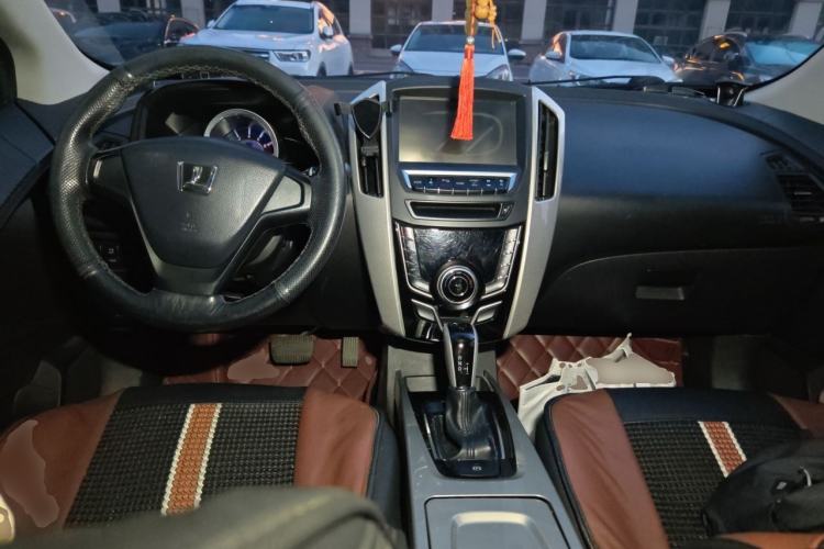Used Luxgen U6 SUV 2015 1.8T Enhanced Charm Edition Center Console