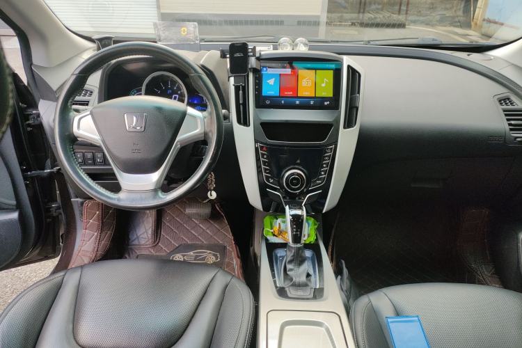 Used Luxgen U6 SUV 2015 1.8T Fashion Edition Center Console