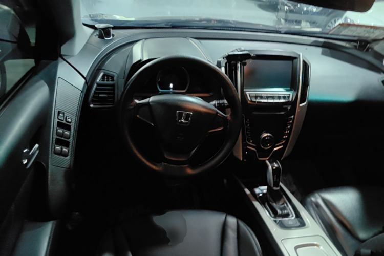 Used Luxgen U6 SUV 2015 1.8T New Innovation Upgrade Center Console