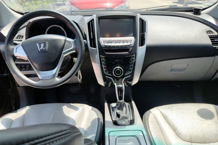 Used Luxgen U6 SUV 2015 1.8T Fashion Edition Center Console