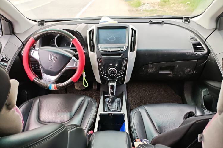 Used Luxgen U6 SUV 2015 1.8T Fashion Edition Center Console