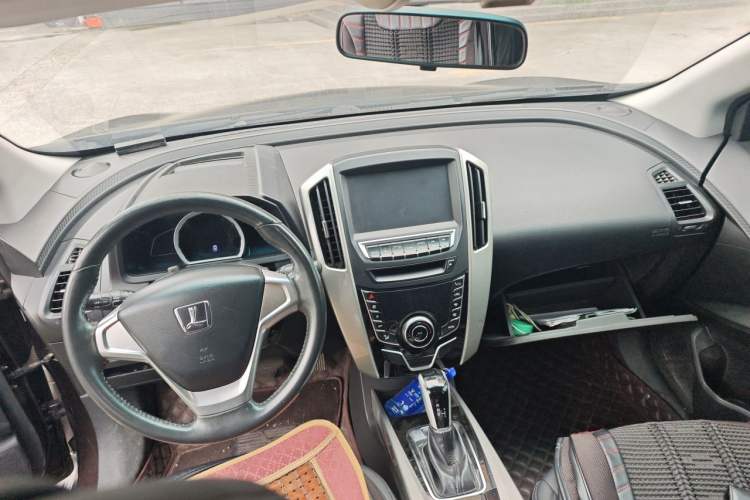 Used Luxgen U6 SUV 2015 1.8T Fashion Edition Center Console