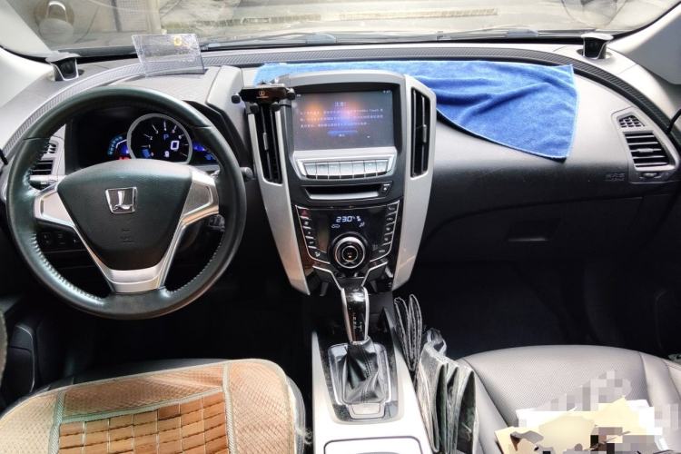Used Luxgen U6 SUV 2015 1.8T Fashion Edition Center Console