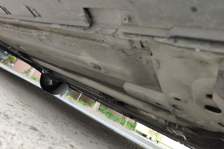 Used Luxgen U6 SUV 2015 1.8T ZhiZun Model Chassis Front Right