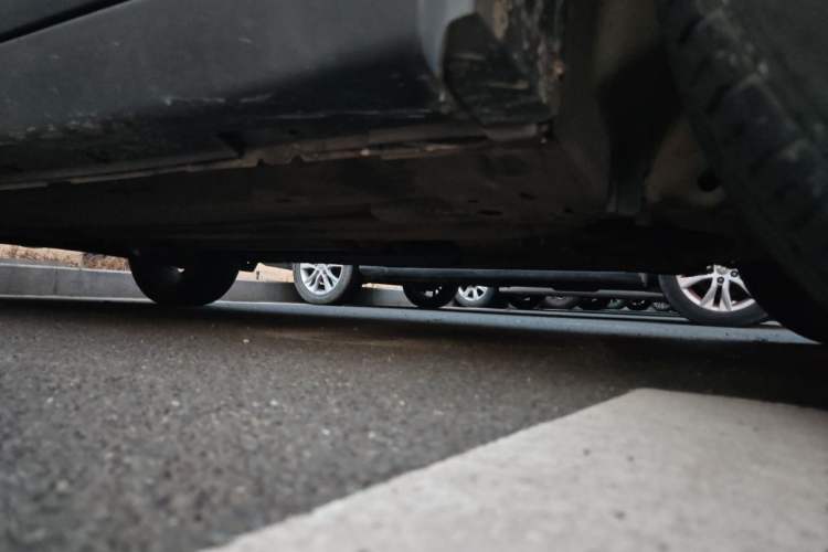 Used Luxgen U6 SUV 2015 1.8T Enhanced Charm Edition Chassis Front Right
