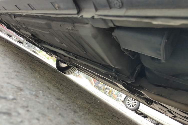 Used Luxgen U6 SUV 2015 1.8T ZhiZun Model Chassis Rear Left