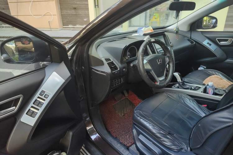 Used Luxgen U6 SUV 2015 1.8T Fashion-Upgraded Model Driver Seat