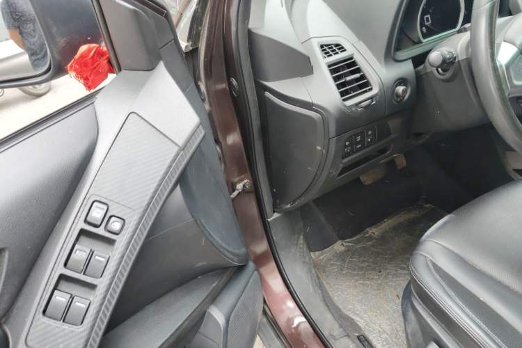 Used Luxgen U6 SUV 2015 1.8T Fashion-Upgraded Model Driver Seat