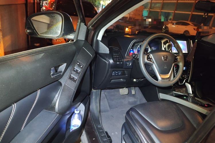 Used Luxgen U6 SUV 2015 1.8T Fashion Edition Driver Seat